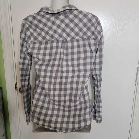 SO Plaid Flannel Shirt | Gray and White | Size Small - Picture 3 of 7